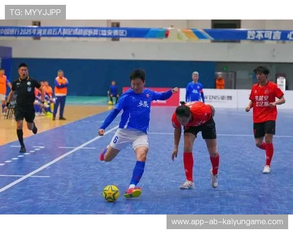 守门员与防线日常沟通练习，赛场指挥能力逐步提高