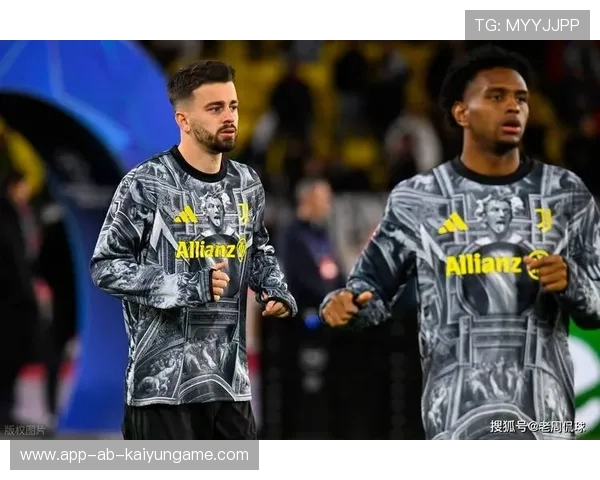 尤文图斯4比1大胜帕尔马，布雷默角球进攻中泰山压顶头球双响